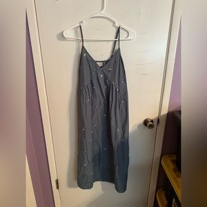 Universal thread dress with pockets